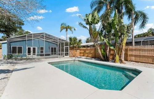 Blue Lagoon Hideaway 3BR Coastal Chic Retreat - Photo 65