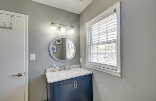 Walk to Water Coastal-Chic Home Near Myrtle Beach - Foto 19