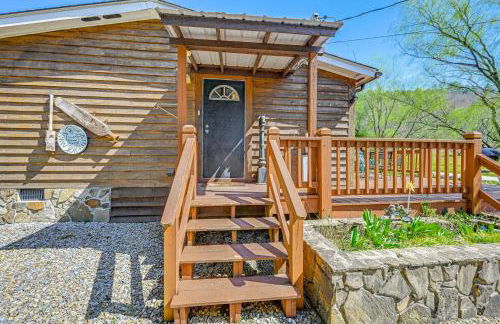 Fire Pit and Decks Creekside Cabin in Robbinsville - Foto 28