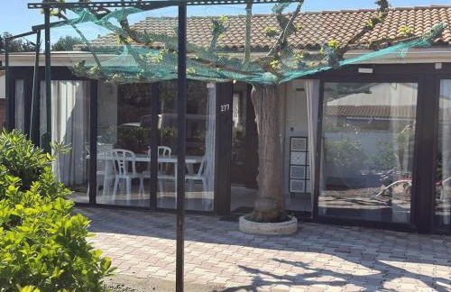 Petit pavillon pour 8 personnes dans une résidence avec piscine - Foto 5