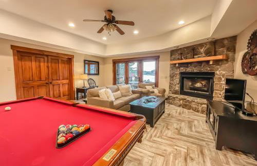 Lakefront home with fire pit and dock Near Wisp Resort - Foto 27