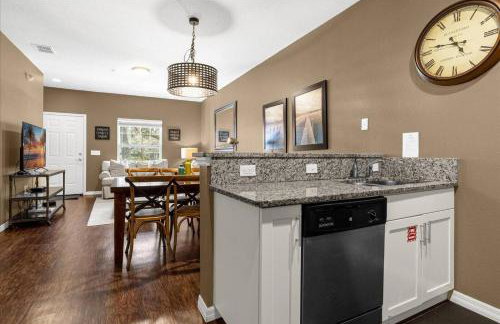 3 Bedrooms S / Lucaya Village Townhouse by RedAwning - Foto 21