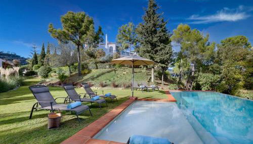 Paradisiacal Villa in Benahavís with Jacuzzi and Private Pool - Photo 2