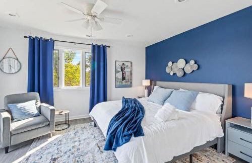 New Renovated 5BD Home with Hot Tub Sauna & Game Rm - Foto 3