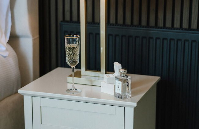 The Ultimate Bride & Hen Complex! Celebrations at The Old Fire Station Canterbury, 3 Homes - Foto 18