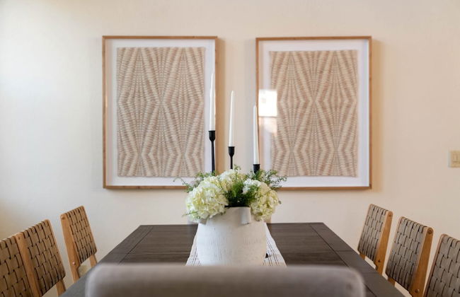 Fiano by Avantstay Centrally Located Haven w/ Stunning Courtyard & Pool Table - Foto 3