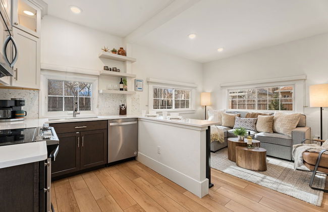 Chic Luxury Retreat in Old Town Walk Everywhere! - Foto 11