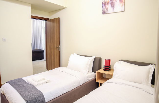 2 Bedroom Apartment- Azizi Plaza - Photo 5