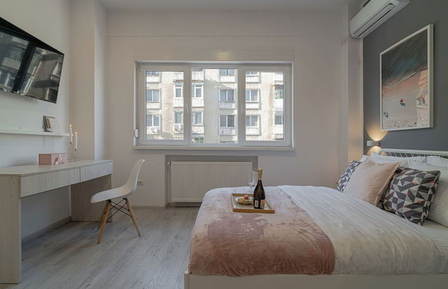 Central 4BR Flat - 2 Units Combined with Balconies, Near Cismigiu, 2 Kitchens & 2 Baths - Foto 2