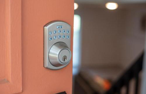 Beautiful 6 bed 3 bath home in quiet neighborhood - Foto 30