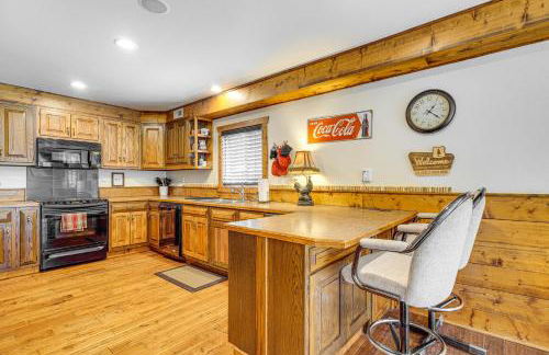 The Lodge at Crider Creek Getaway on 140 Acres! - Foto 7