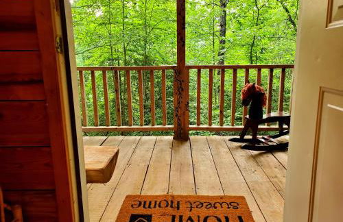 Lil' Log at Hearthstone Cabins and Camping - Pet Friendly - Photo 10
