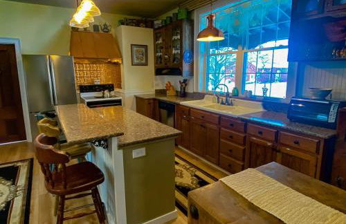 Restored historic home near ND and Amish Country - Foto 16