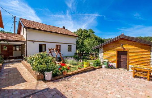 2 Bedroom Luxurious Home In Senj - Photo 2