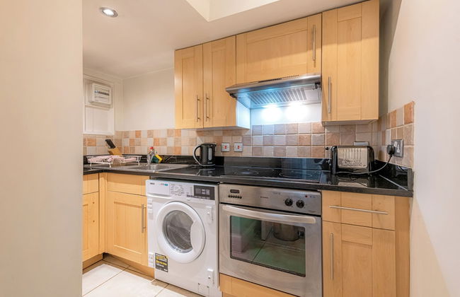 17 Hertford Street - Photo 14