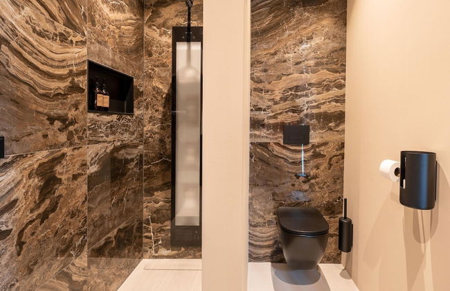 Chic Family Villa With Play Area - Photo 18