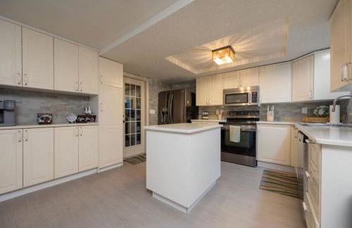 Home With Heated Pool Near Beaches - Foto 18