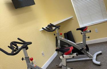 Modern 3BR Retreat with Comfort & Style Near Disney - Foto 9