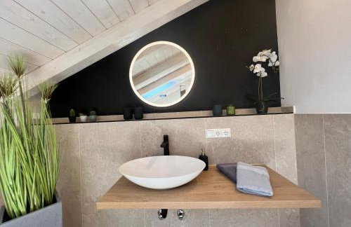 Stay Nice Apartments Dorfen Nähe München Jacuzzi Grillkota 75 Zoll TV - Foto 24