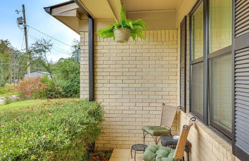 Sunroom and Yard Charming Hot Springs Home! - Foto 25