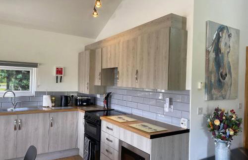 King Richard's Luxury Lodge - Sleeps up to 8, Dog Friendly, Near Sherwood Forest at Fairview Farm in Nottingham set in 88 acres and great for Groups, Family Gatherings & Corporate events - Foto 8