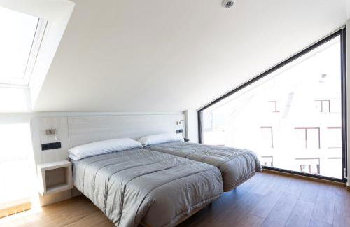 Apartamentos Playa De Los Barcos - Foto 32