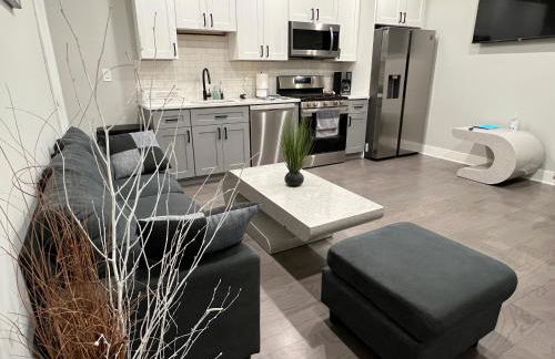 Charming 3BR 2BA with Private Patio - Foto 10