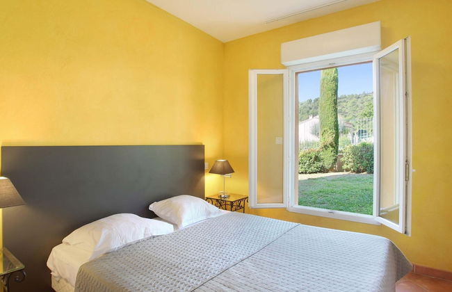 Apartment in Greoux-les-bains Near Lakes - Foto 2