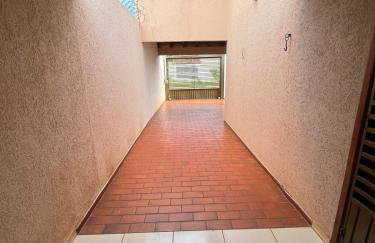 Casa espaçosa em bairro nobre - Foto 15