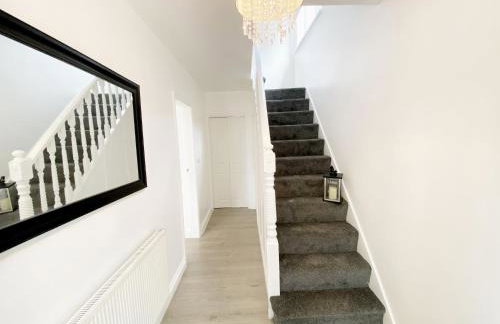 Luxurious family home in West Midlands - Photo 6