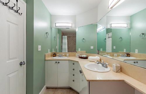 Spacious 3BR 3BA with King Bed & Amazing Pools near Intercoastal, Lantana Beach, FL - Foto 64