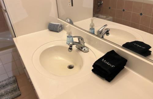 Newly Remodeled spacious units, minutes from mountains, inlet, downtown and airport - Photo 12