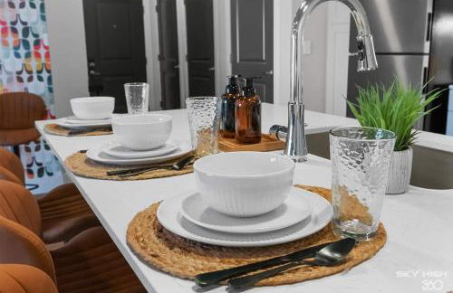 Deluxe 2BR Near Amp, Culture & Walmart wPool - Photo 27