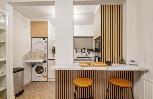 Luxury Cozy 2 bed house hot tub family friendly business traveler family of 4 - 6 with parking close to Birmingham city centre , M6 , Aston univerity , Great Barr Birmingham - Foto 13