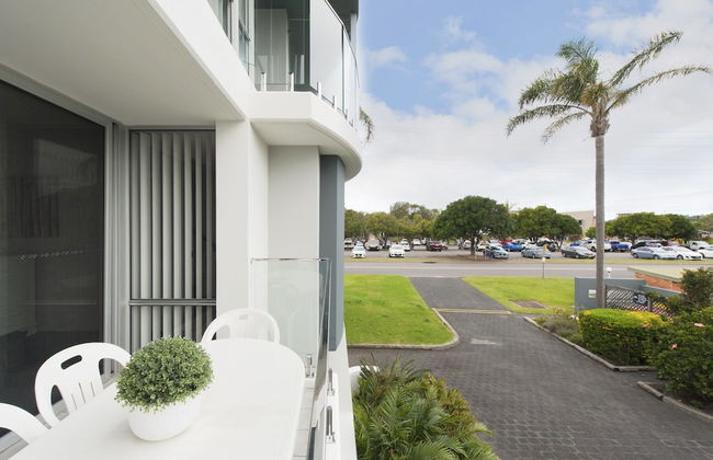 9 Cirrus at Fingal Bay - Photo 10