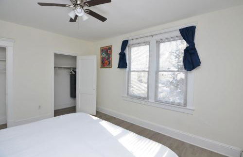 Spacious Home with Parking, Laundry - Near RU, RWJ, NJ Transit - Foto 60