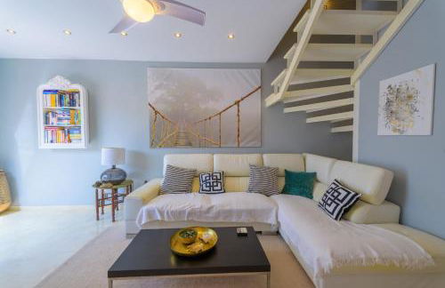 Beautiful Frontline beach Townhouse - Photo 13