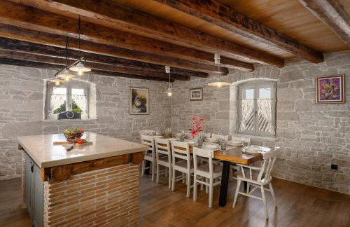 Mediterrane Steinvilla mit Privatpool, Whirlpool, Darts, Billard, Tischtennis, Gym - Foto 15