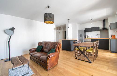 Cosy T2 de 50 m² Centre-Ville avec Garage & Balcon - Foto 11