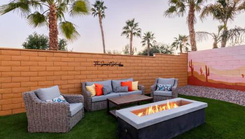 Spacious Yard, Sparkling Pool & Spa, Firepit, 9beds! - Photo 5