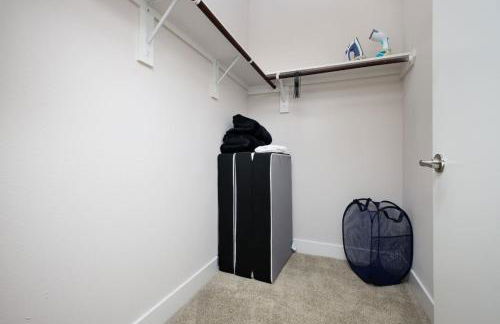 Comfy 2BR-Southtown Near Rvrwalk, Dome & Conv - Photo 7