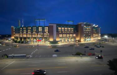 Green Bay Packer Game House or Resch Expo less than 1 mile from Lambeau Field - Foto 33