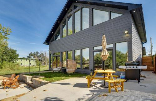 Waterfront Granbury Home with Electric Fireplace! - Foto 35