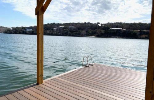 Mid-Century Modern Lake House with Private Waterfront Pool & Boat Dock - Photo 35