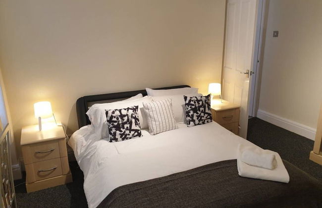 South Shield's Emerald 2 Bed Apartment - Photo 1