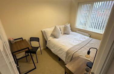 Cosy 2 Bed House near Birmingham Airport & NEC - Foto 18