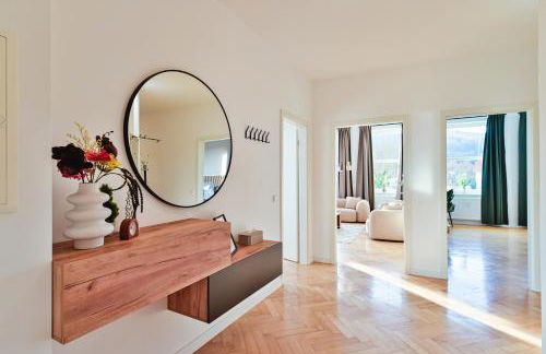 Luxus Apartments - Perfekt für Familien & Gruppen - Zentrale Lage & Parkplatz - Foto 49