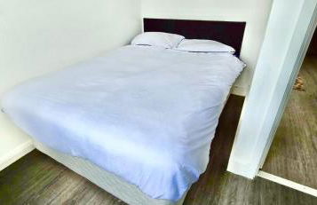 Cosy & Spacious 3Bed Apt on High Street Wi-Fi - Photo 6