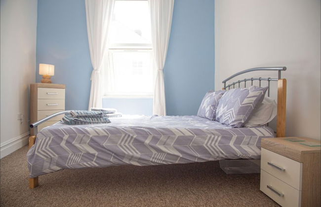 Spacious 4 Bedroom House in Plymouth City Centre - Photo 1