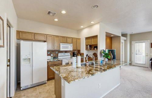 Bright 2nd floor Condo w mountain & valley views, shared pool hot tub gym - Foto 8